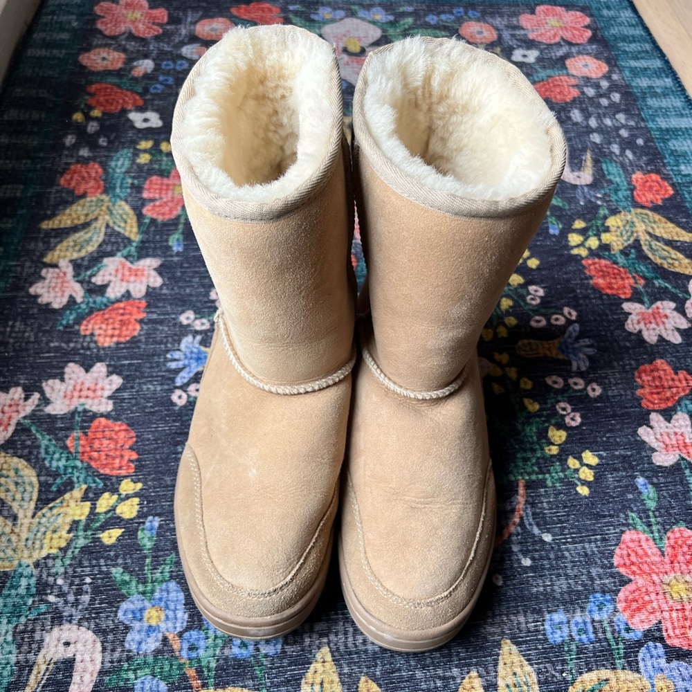 UGG ULTRA SHORT REVIVAL SAND BOOTS size 7